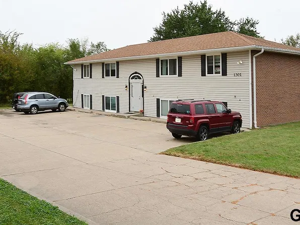 1301 SW 10th St, Lincoln, NE 68522