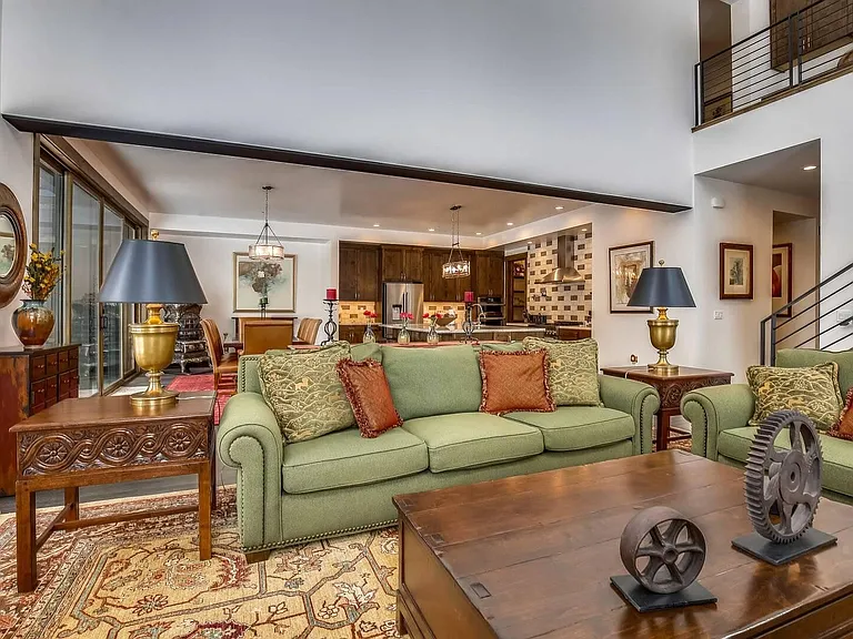 10137 Corrie Ct — Photo 4