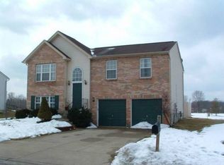 2325 Pleasant Meadow Dr, Batavia, OH 45103
