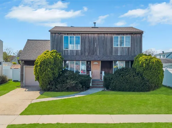 (undisclosed Address), Hicksville, NY 11801