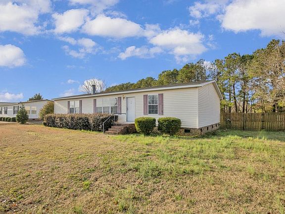3rd image of 34 Talbot Cir