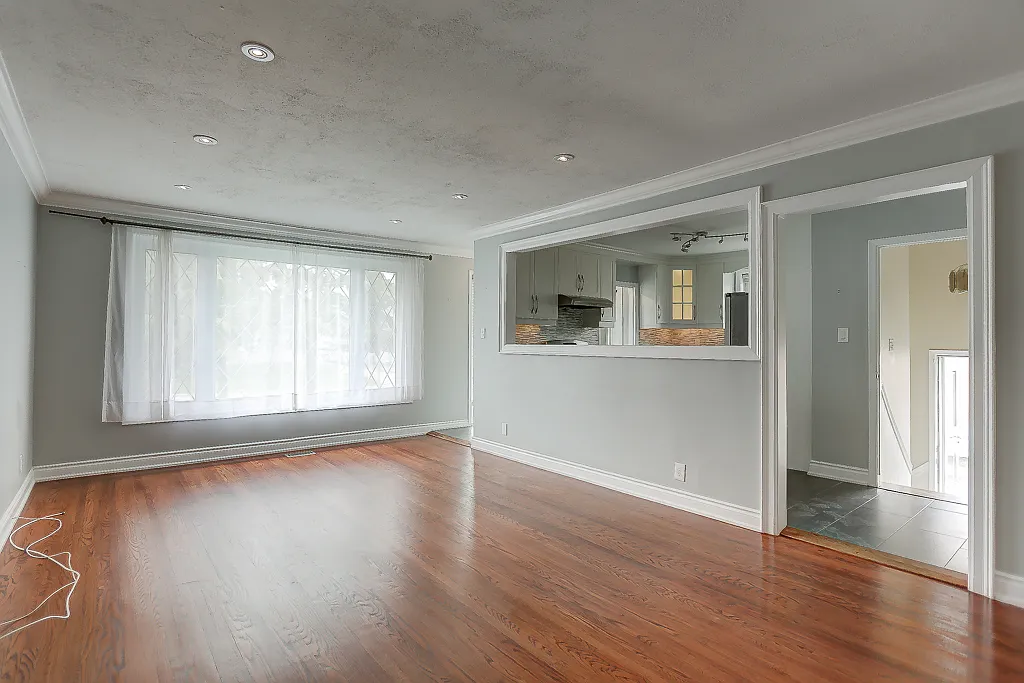 1-894 Krosno Blvd Pickering Ontario L1W 1H4 — Photo 4