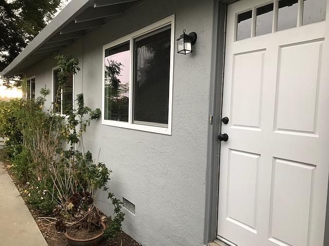 2nd image of 903 Rosedale Ave #B