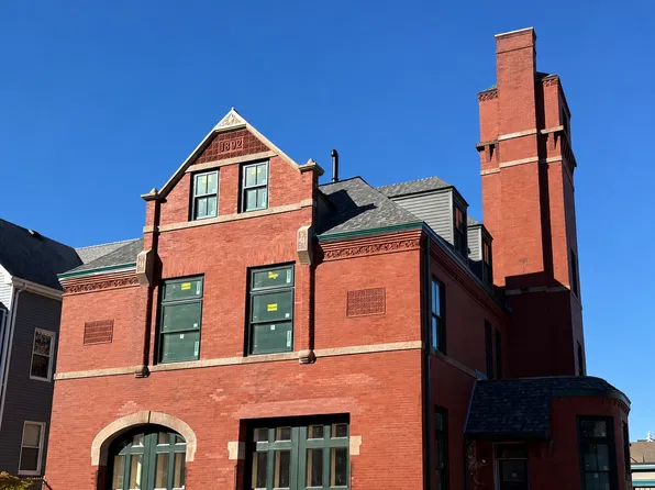109 Hillman St #302, New Bedford, MA 02740