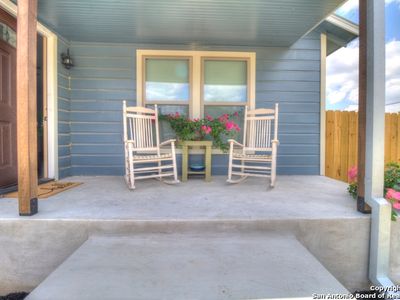 402 Judson Dr, Devine, TX, 78016