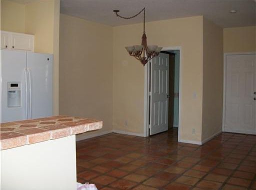 4th image of 219 Leland Ln