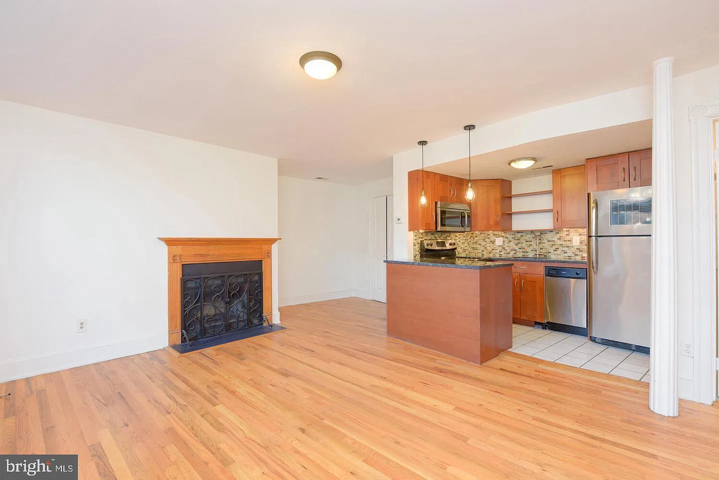 1 bed, 1.0 bath, 558 sqft, $2,300 — Photo 3