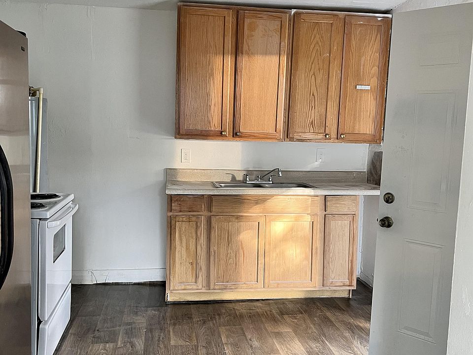 1st image of 1017 W 6th St #1