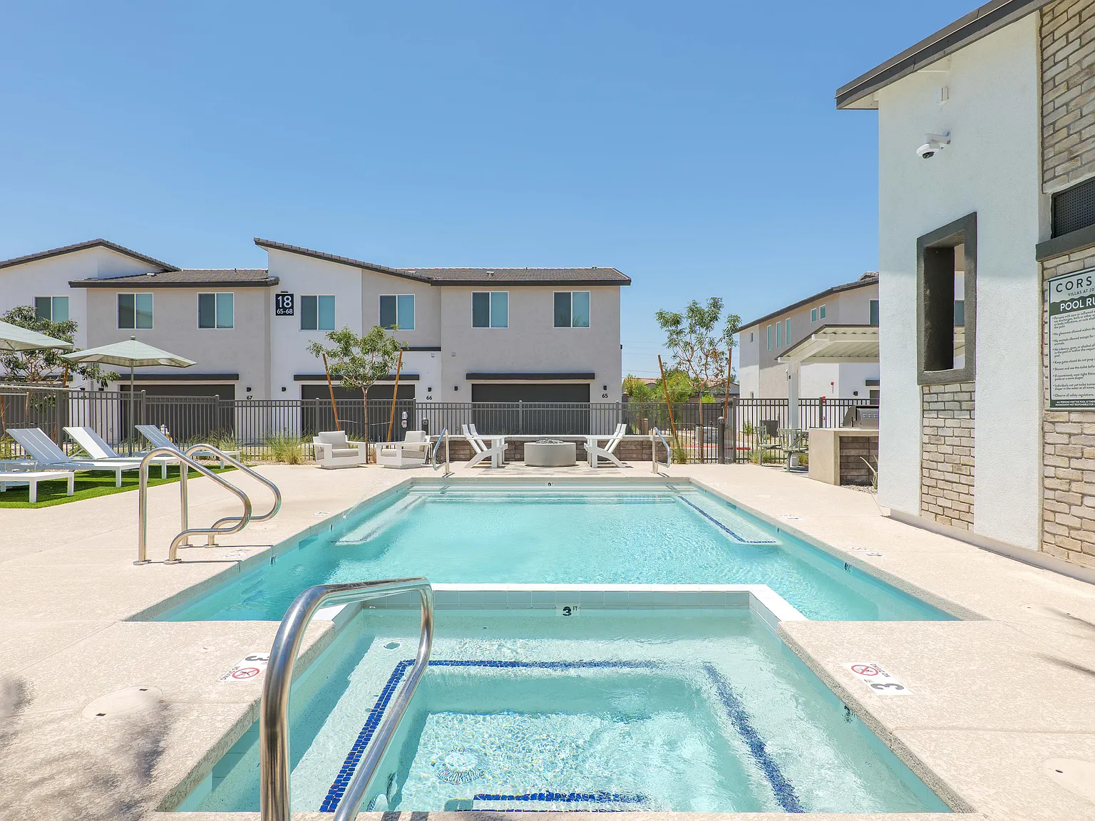 Corsica Villas at 20th Street — Photo 2