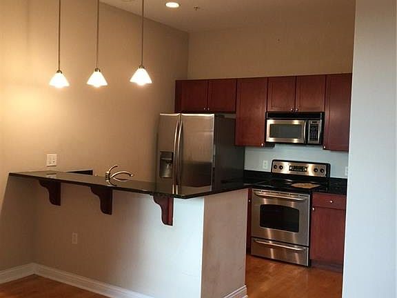 5th image of 350 N Meridian St Unit 407