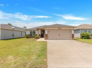 8478 Island Dr, Navarre, FL 32566