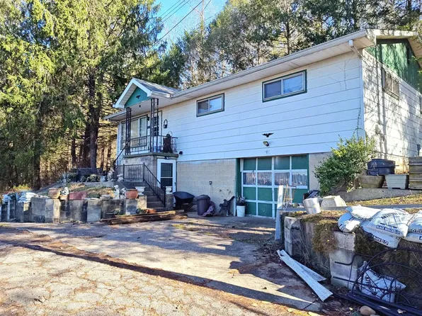 102 Carey Dr, Coal Grove, OH 45638