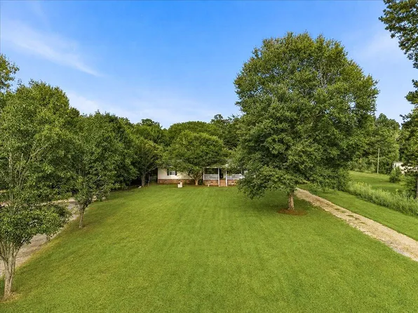 624 Coral Acres Dr, Moncks Corner, SC 29461