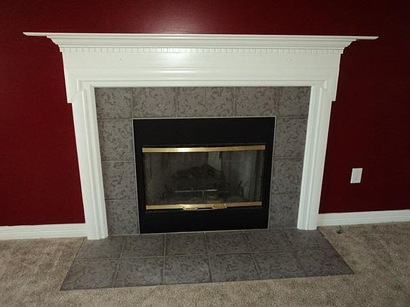 4th image of 370 Flat River St