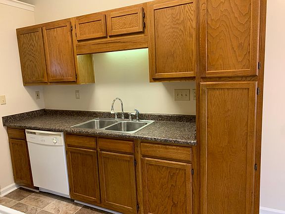 4th image of 11 Black Oak Ct