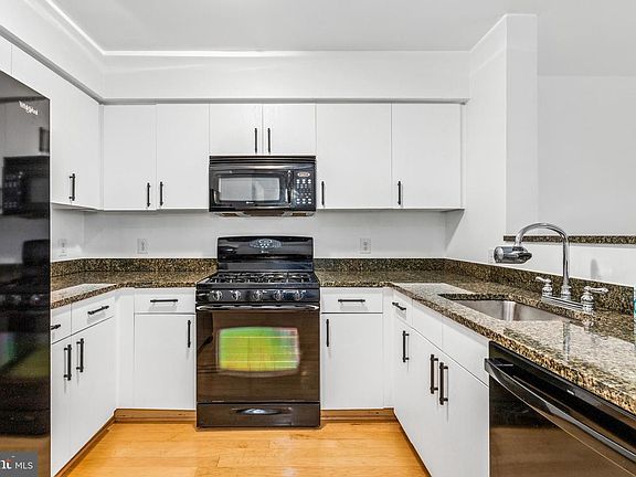 5th image of 1000 New Jersey Ave SE APT 608
