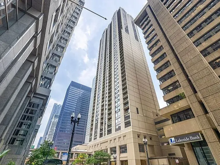 200 N Dearborn St #3407 — Photo 37