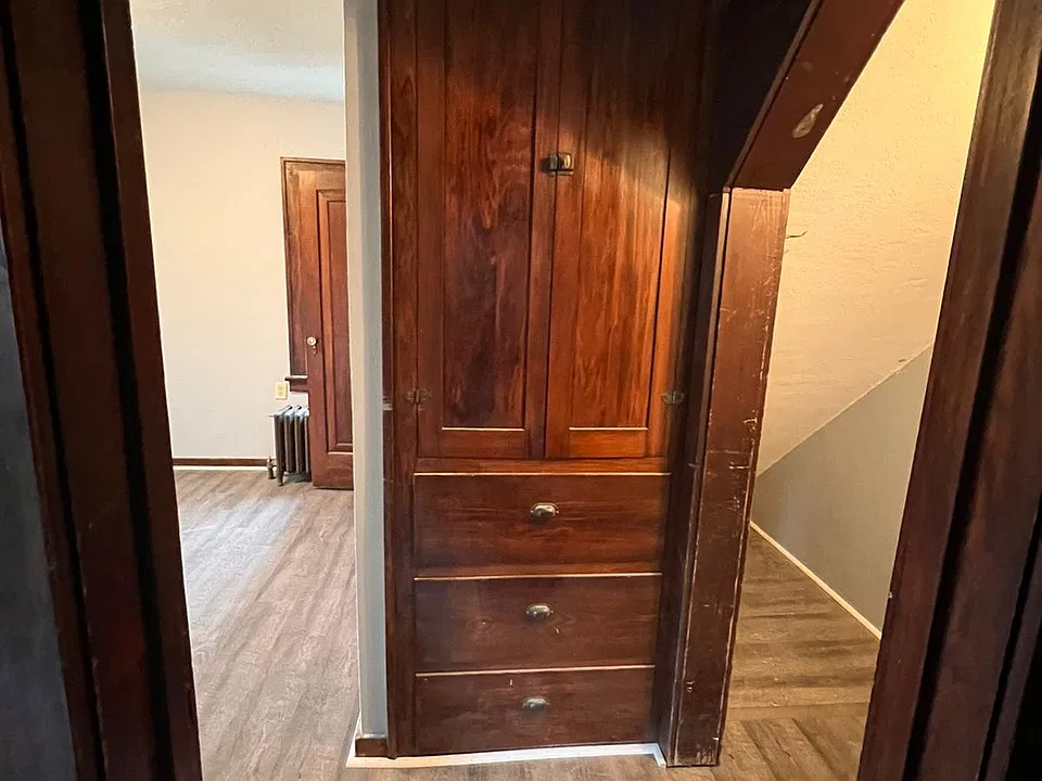 Bedroom/Bathroom storage