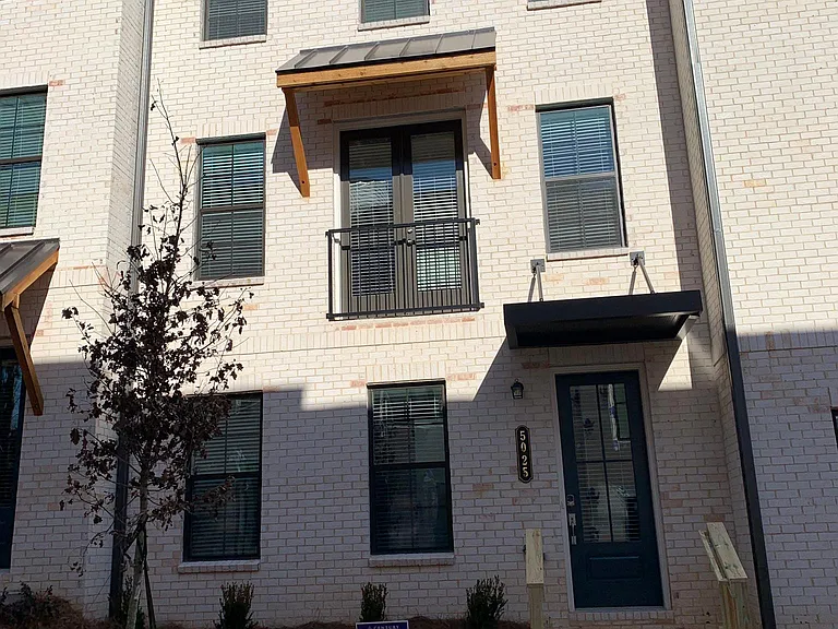 5025 Daisy Dr — Photo 1