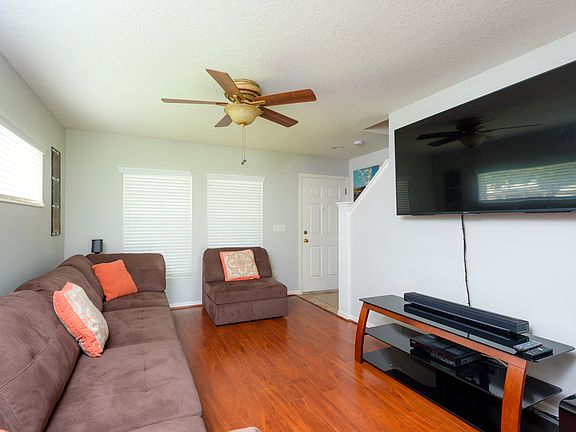2nd image of 211 Sawtooth Dr