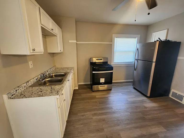 974 Royal Rd — Photo 20