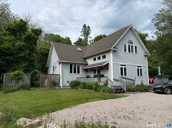 221 Wamphassuc Rd, Stonington, CT 06378