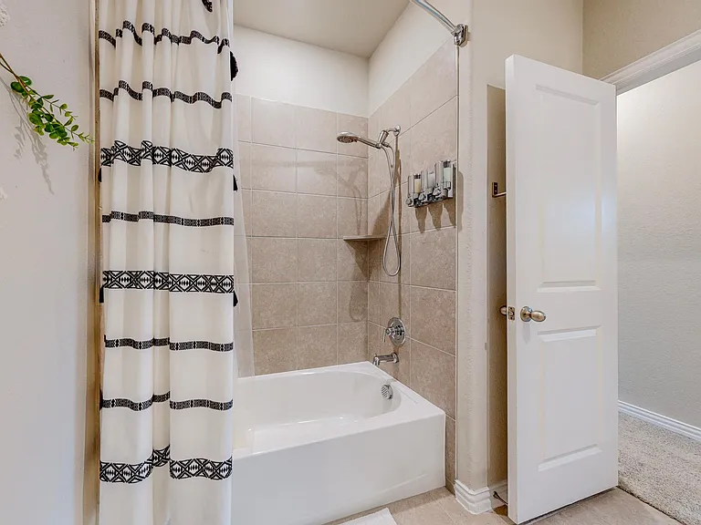 7524 Redondo Dr — Photo 27