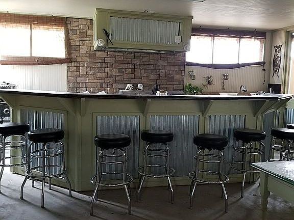 Entertaining room