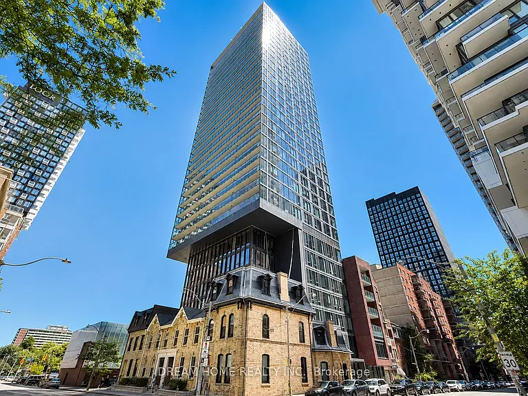 47 Mutual St #807 — Photo 1