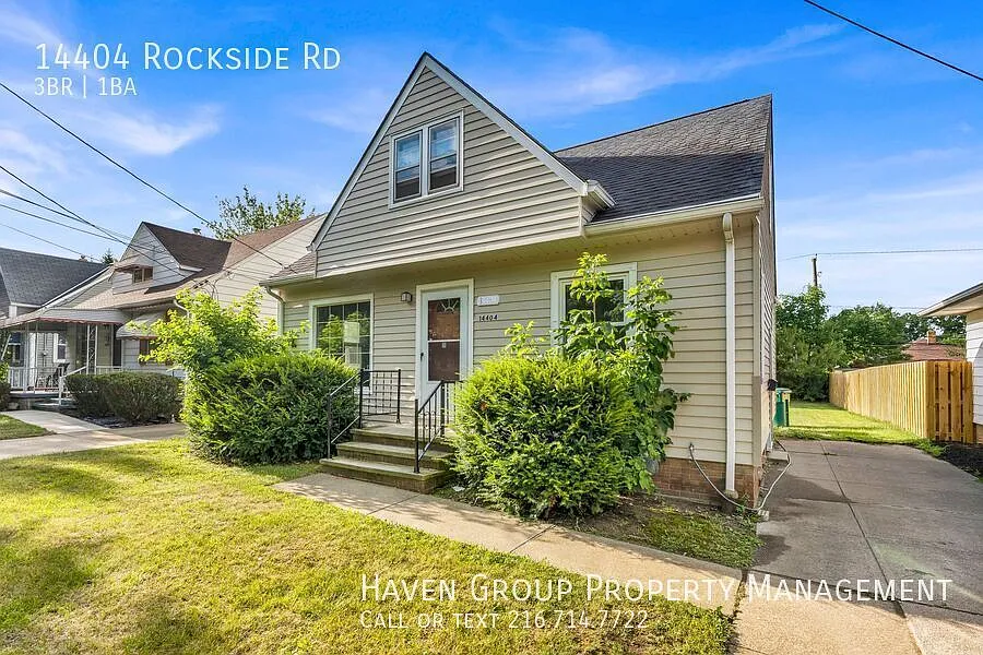 14404 Rockside Rd, Maple Heights, OH 44137- Spacious 3-bed 1-bath single-family home! — Photo 2