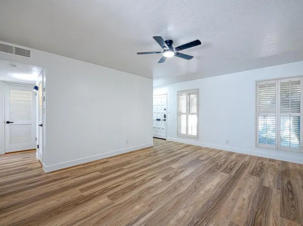 4909 N 7th St APT R, Fresno, CA 93726