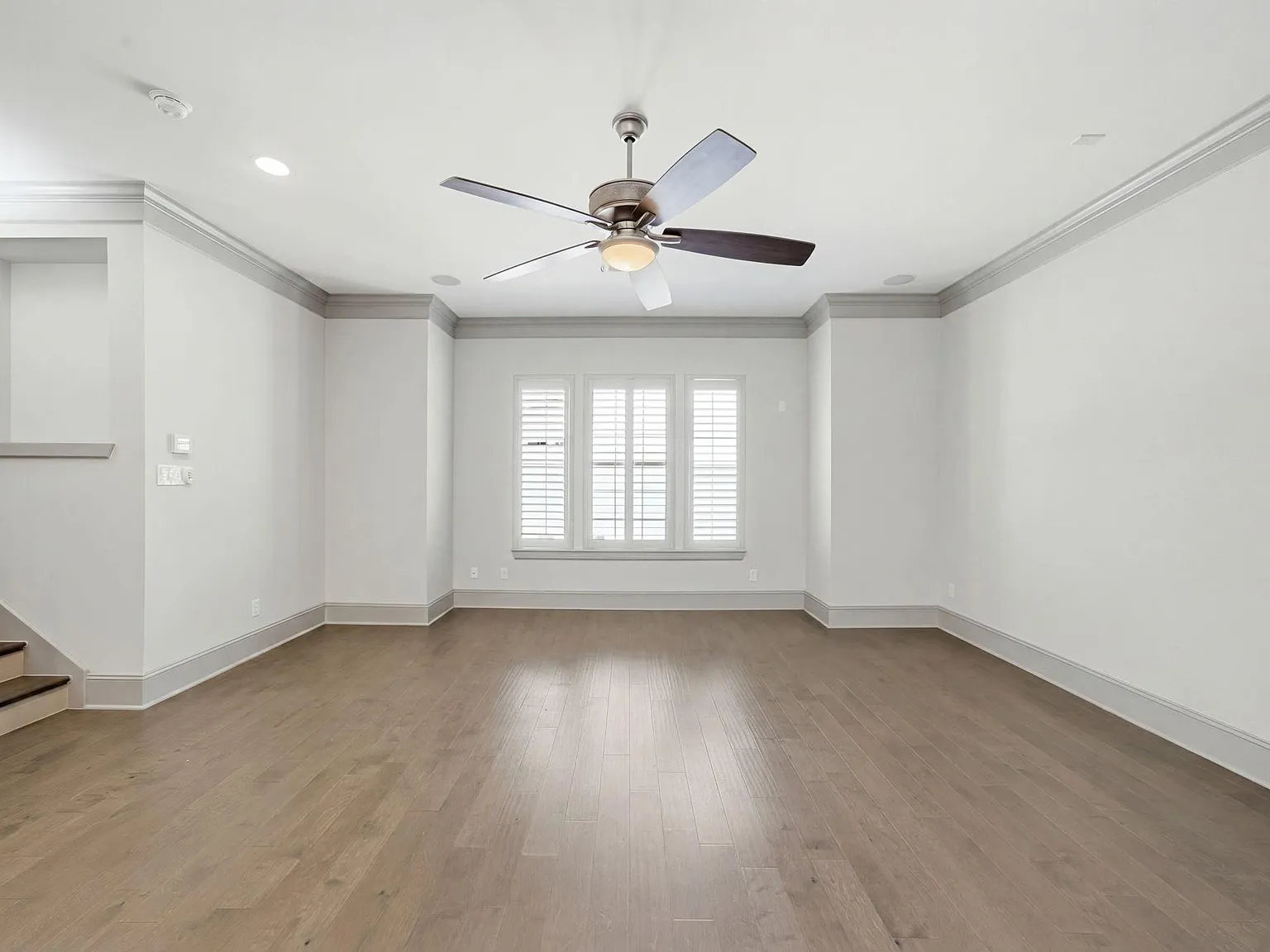 3 bed, 3.5 bath, 2486 sqft, $3,250 — Photo 4