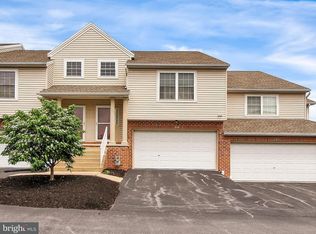 2318 Slater Hill Ln E, York, PA 17406
