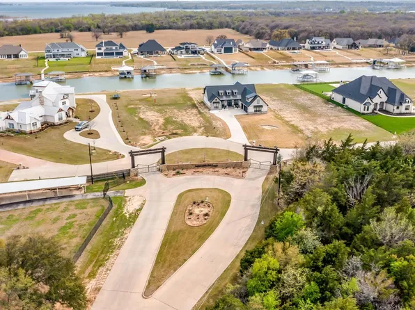 1544 Laguna Bay N, Azle, TX 76020