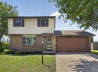 1707 Muny Vista Dr, Alton, IL 62002