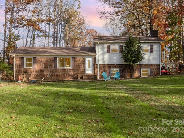 1880 Cooper Rd, Salisbury, NC 28147
