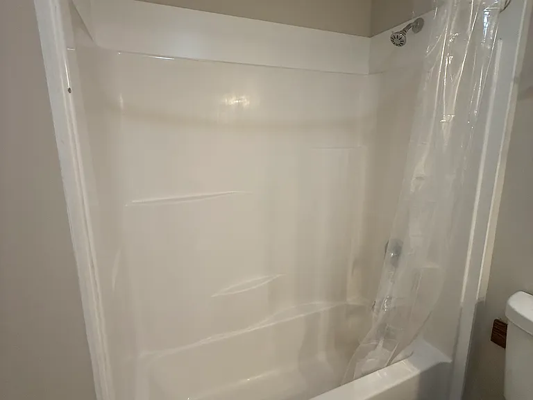 SPACIOUS BATHROOM #1