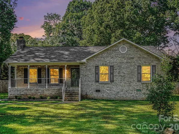 2716 Starnes Rd, Charlotte, NC 28214
