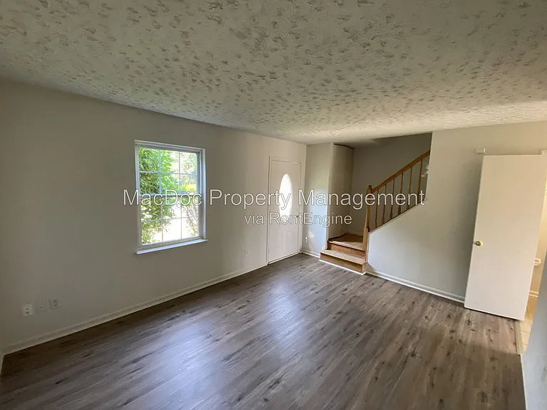 200 Brighton Sq — Photo 5