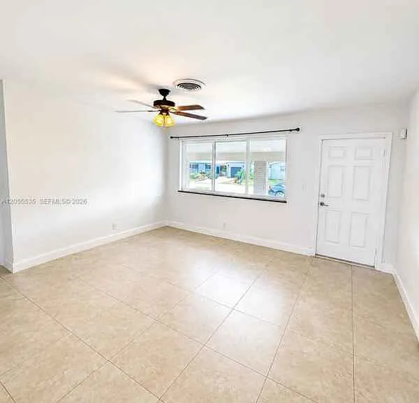 171 SW 23rd St — Photo 9