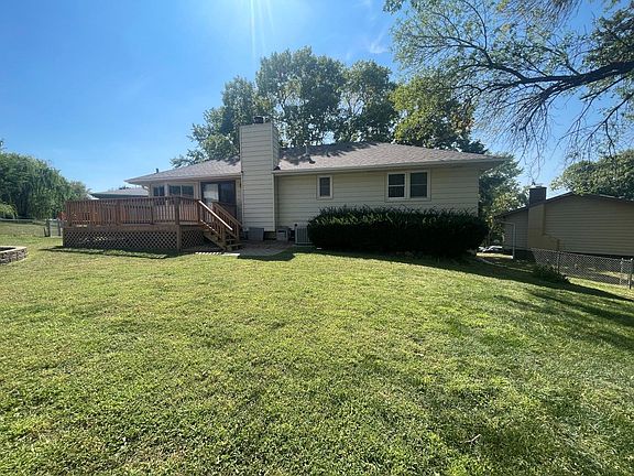 2nd image of 2802 Mars Cir