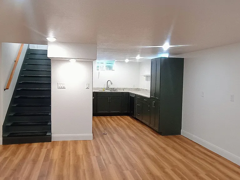 164 N 400 W — Photo 4