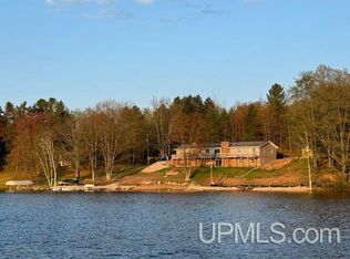 649 N Riverhills Rd, Kingsford, MI 49802