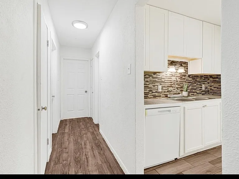 3626 Yosemite St — Photo 7