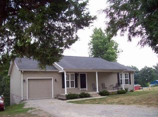 1230 Slaughters Lake Rd, Hanson, KY 42413