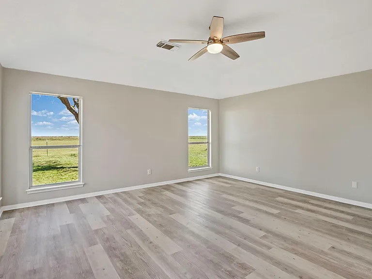 2445 Woods Rd — Photo 13
