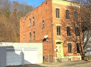 180 Hill St, Troy, NY 12180
