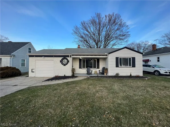 5845 W 224th St, Fairview Park, OH 44126