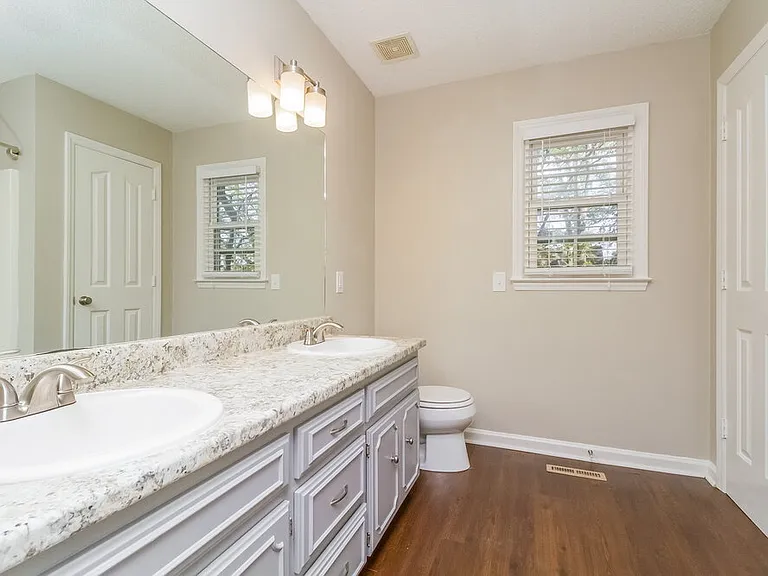 606 Knollwood Dr — Photo 10