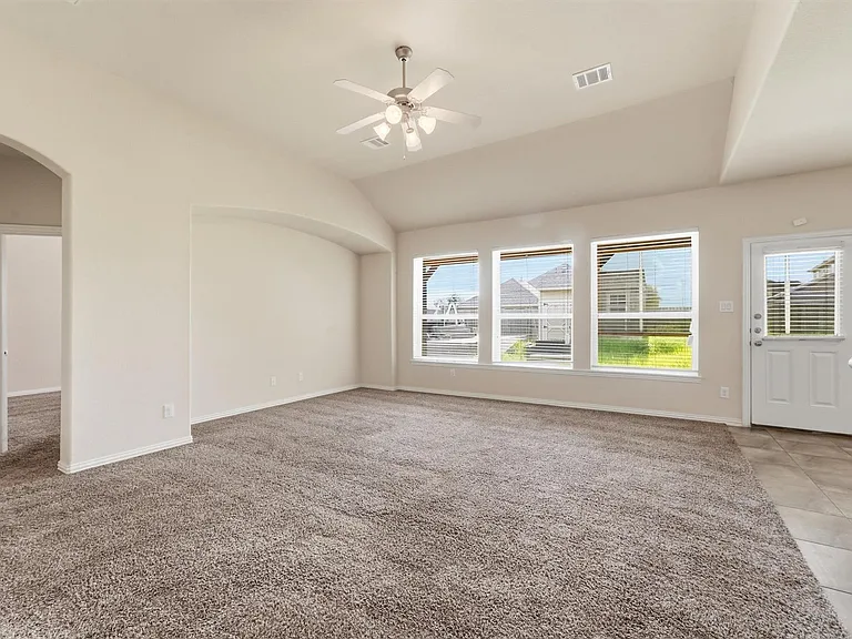 9518 Franklin Dr — Photo 10